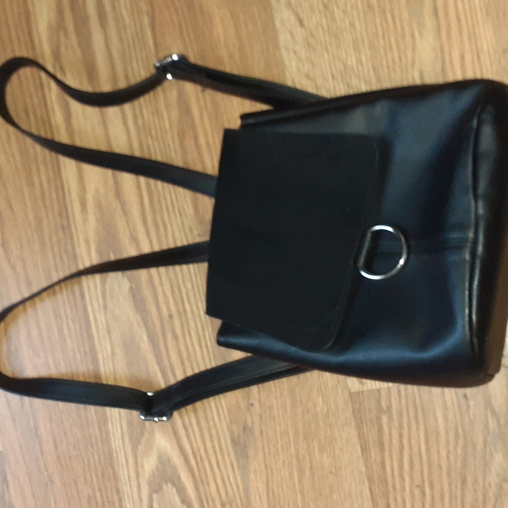 Purse - Picture 1 of 9